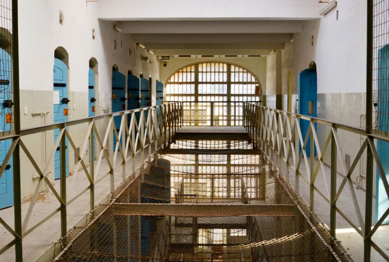 Comment devenir surveillant de centre penitentiaire