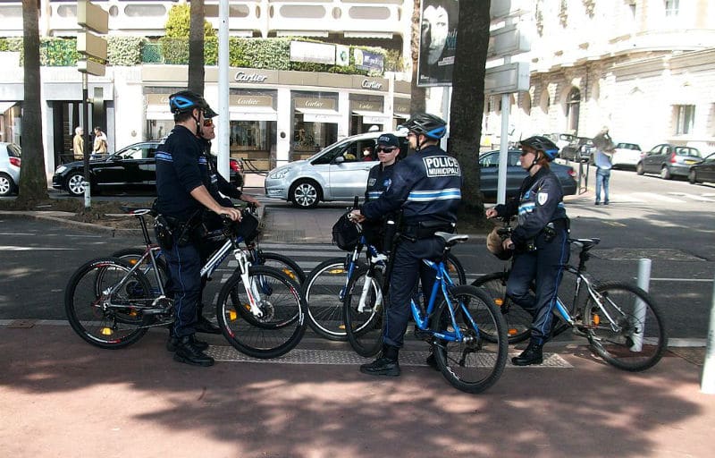 Policiers municipaux à vélo