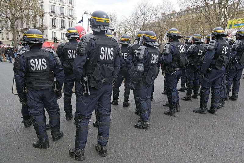 brassard de police / Tous corps actifs / Images /  Lapolicenationalerecrute.fr - Ministère de l'Intérieur