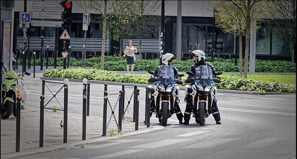 Policiers Municipaux à motos